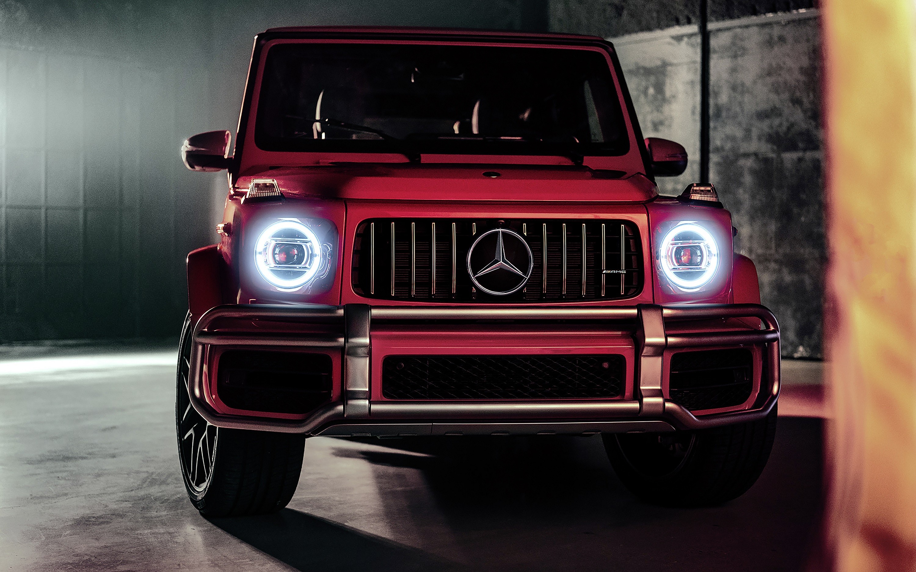 This Pearl White Satin Mercedes-AMG G 63 Is Custom-Made for an NFL Star -  autoevolution