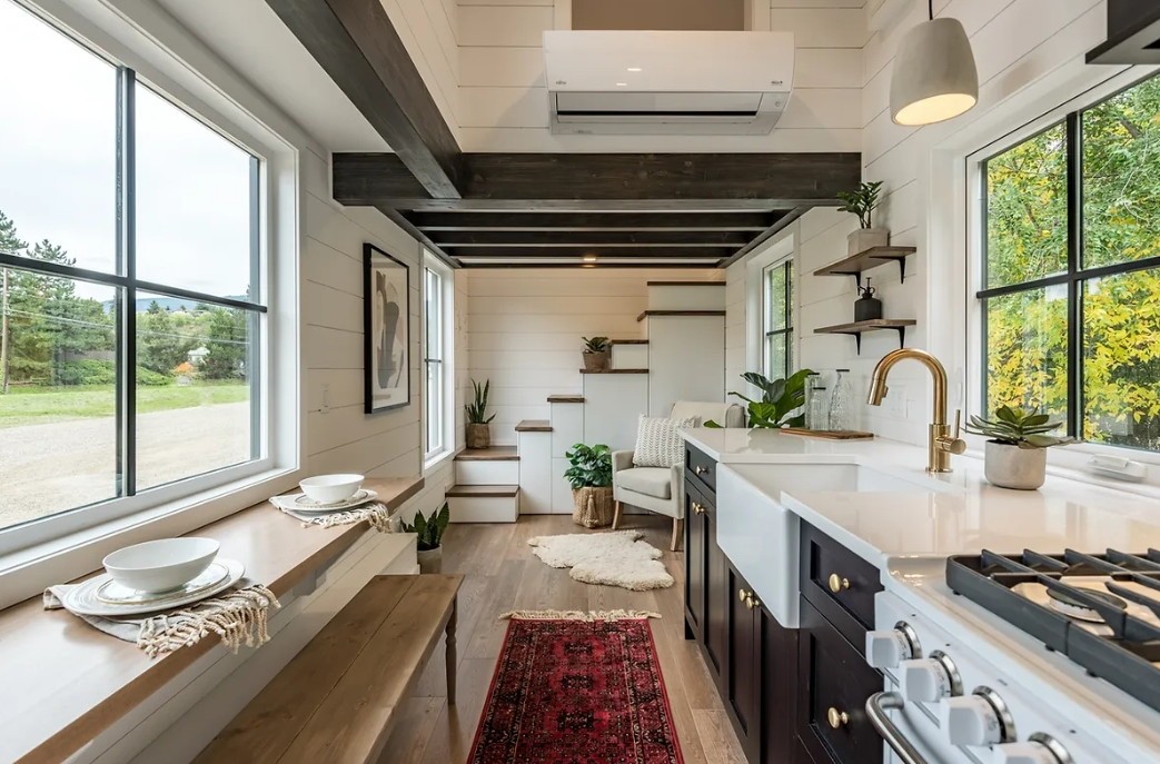 https://s1.cdn.autoevolution.com/images/news/gallery/the-modern-bohemian-is-a-tiny-home-fit-for-a-king-has-a-loft-and-a-main-floor-bedroom_1.jpg