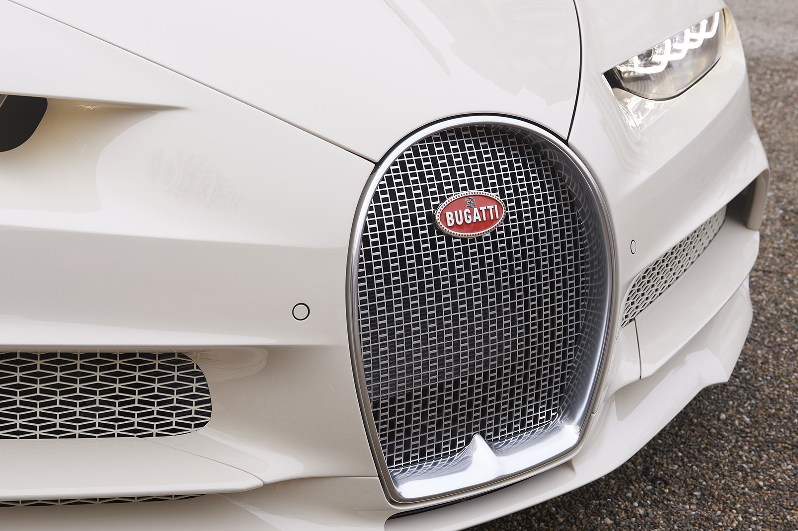 Manny Khoshbin's Bugatti Chiron Hermes Shows Amazing All-Cream Spec -  autoevolution