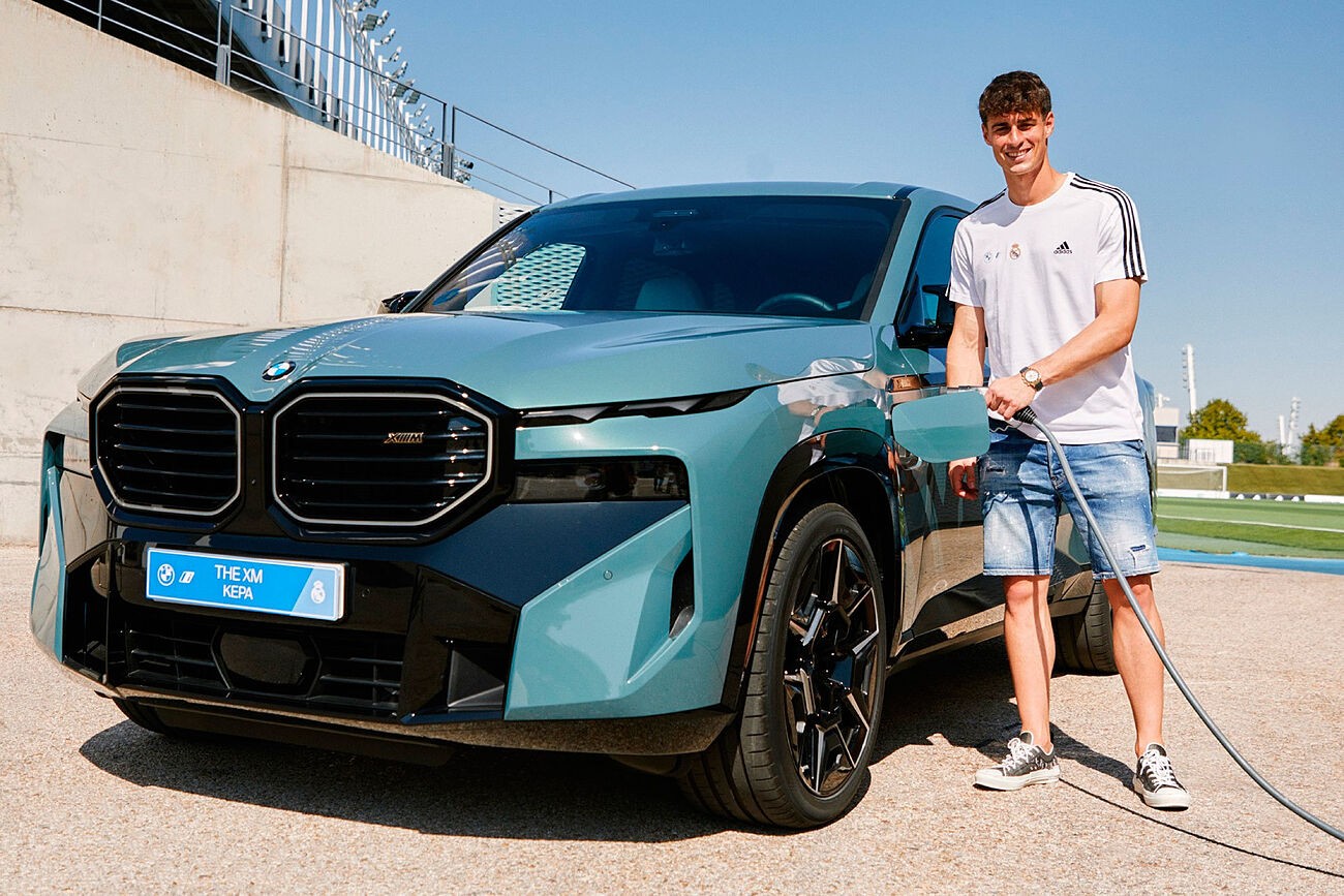 Real Madrid's Soccer Stars Just Got Their Brand-New BMWs, Here's