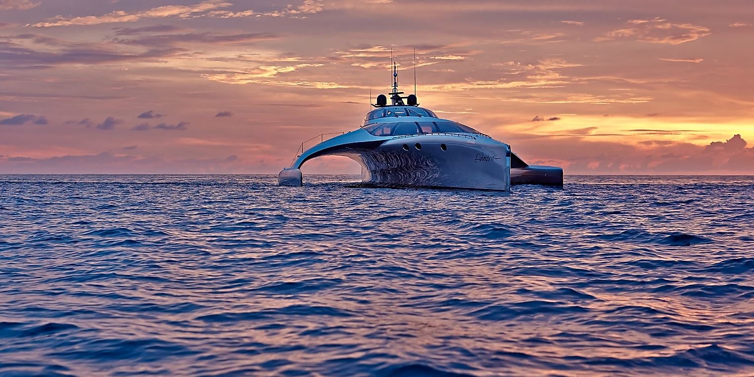 the-rule-breaking-superyacht-adastra-looks-like-a-spaceship-on-water_3.jpg