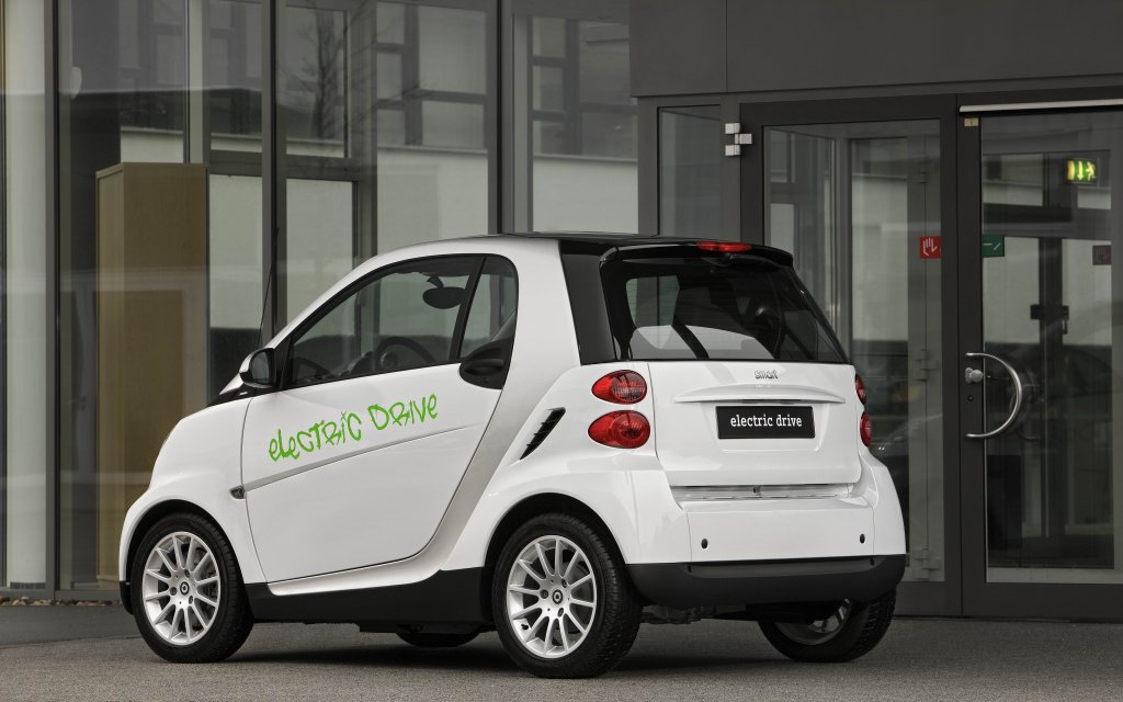 the smart fortwo ed will be powered by tesla motors 3241