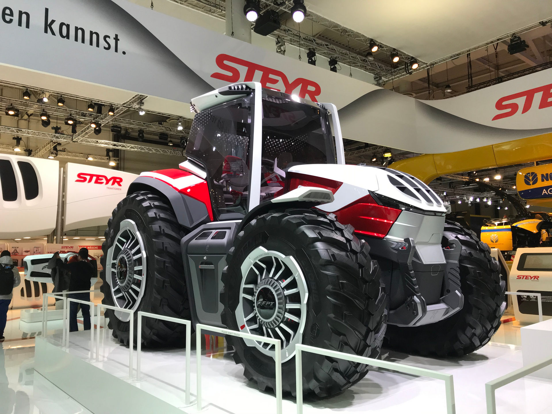 The Steyr Konzept Tractor Is an Electric Beast With a Companion Drone -  autoevolution