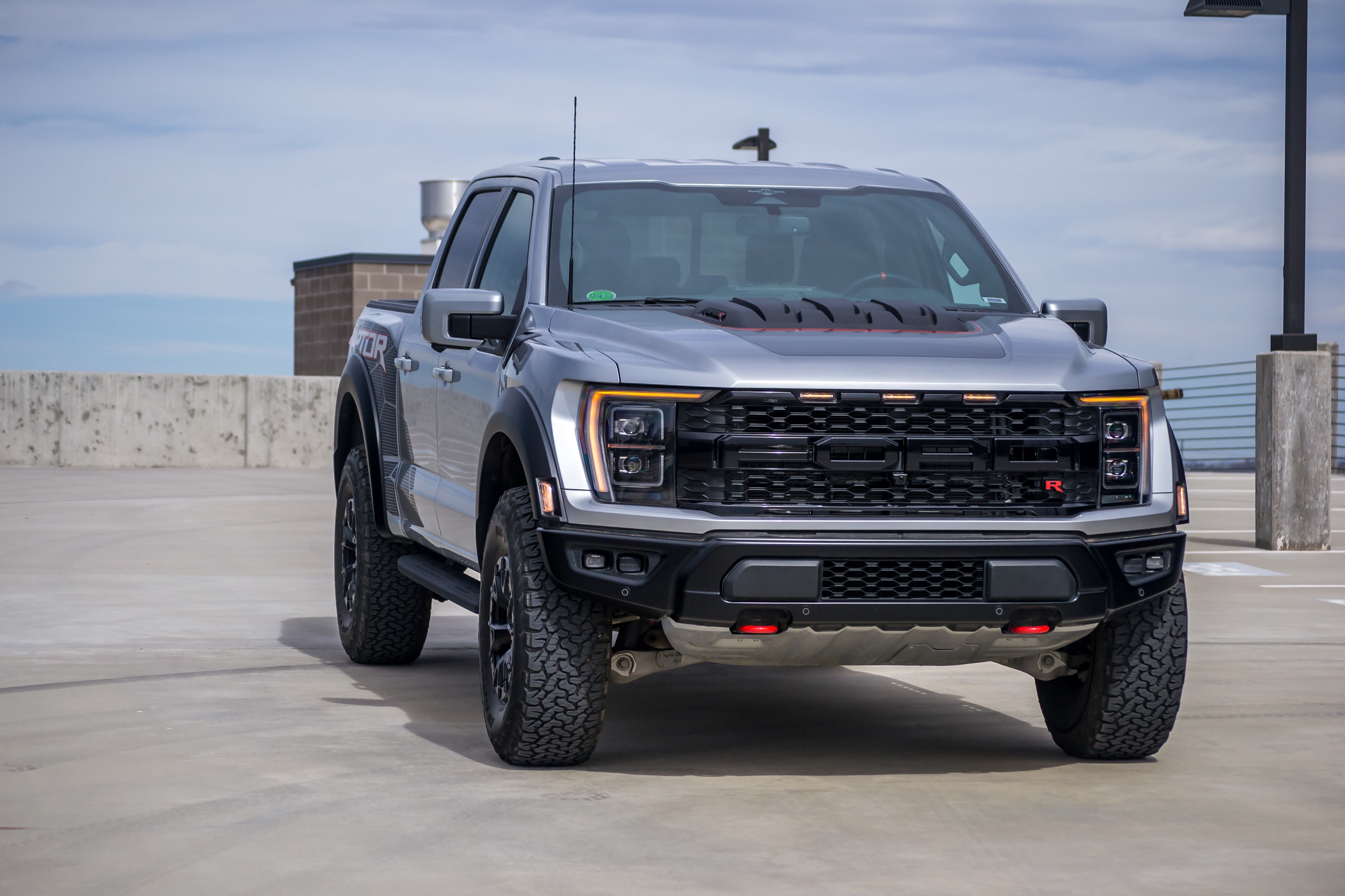The Things We Loved and Hated About the Ford F-150 Raptor R - autoevolution