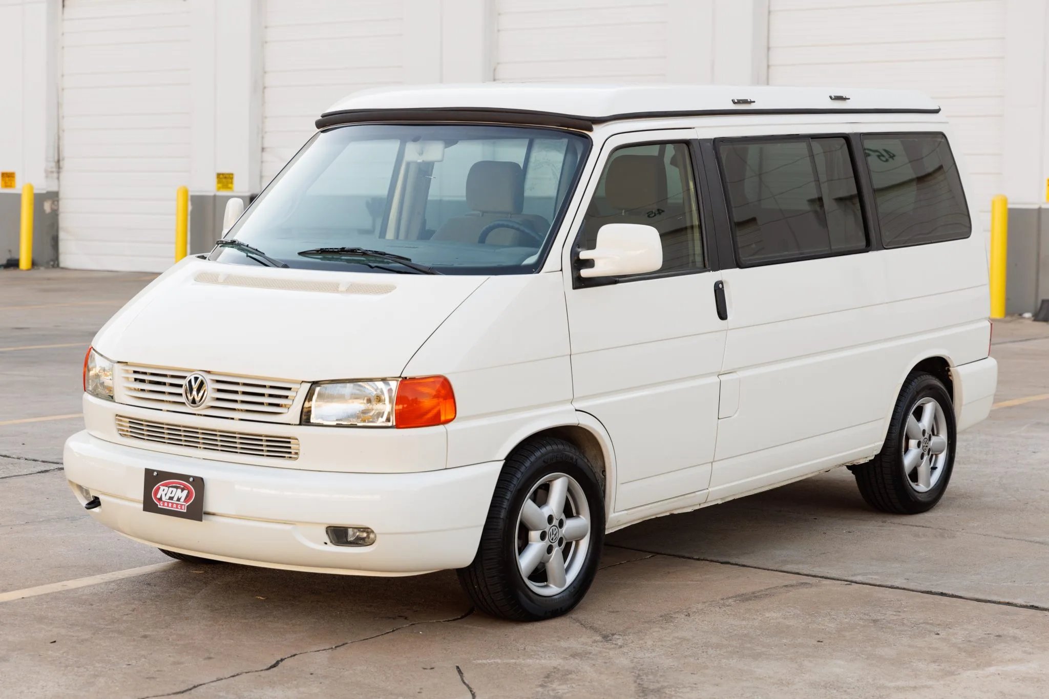 This 2002 Volkswagen EuroVan Westfalia Is a Pocket-Friendly Camper With a  Few Surprises - autoevolution