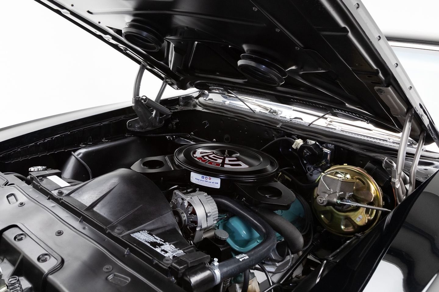 This 455 HO V8 Pontiac GTO Makes Modern Sport Coupes Cower Like Hatchbacks  - autoevolution
