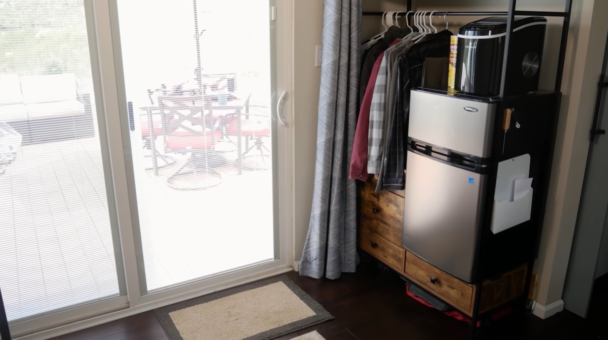 A Couple and Their 2 Dogs Live in a 267-Square-Foot Tiny Home on
