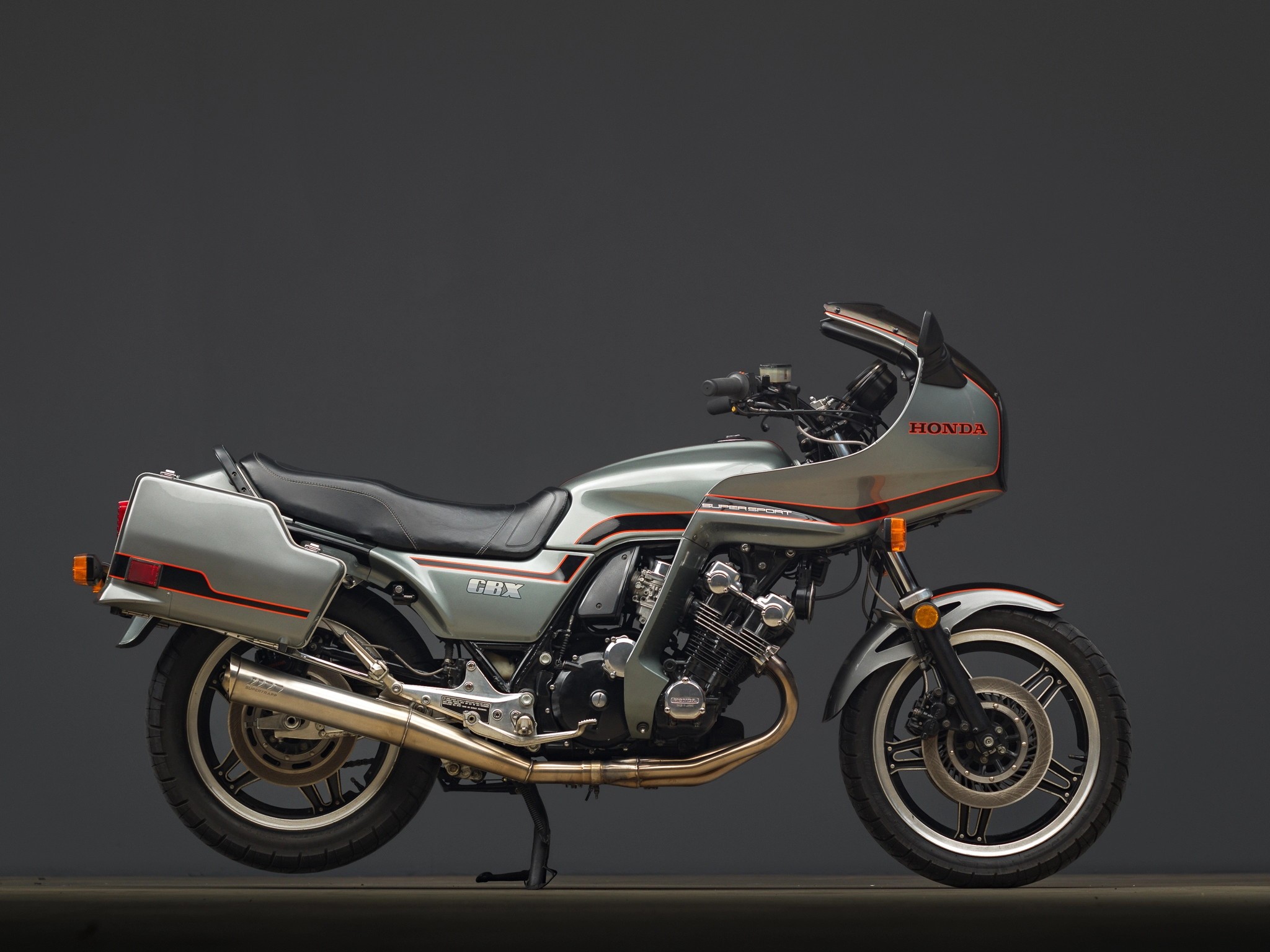 This Crisp 1981 Honda CBX Hosts Upgraded Suspension and High-End  Aftermarket Pipes - autoevolution