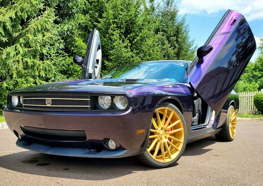 This Dodge Challenger Is a One of a Kind SRT8 with Lamborghini-Like Scissor  Door - autoevolution