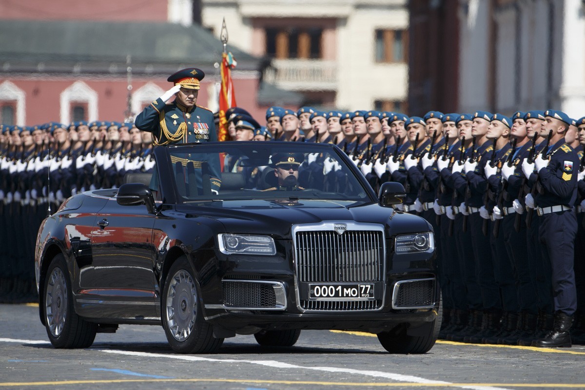 Aurus Senat Lets Rich Russians Share A Ride With Vladimir Putin