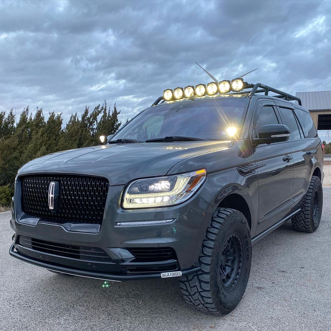 This Lincoln Navigator Looks Really Rad With 35” Off-Road Tires
