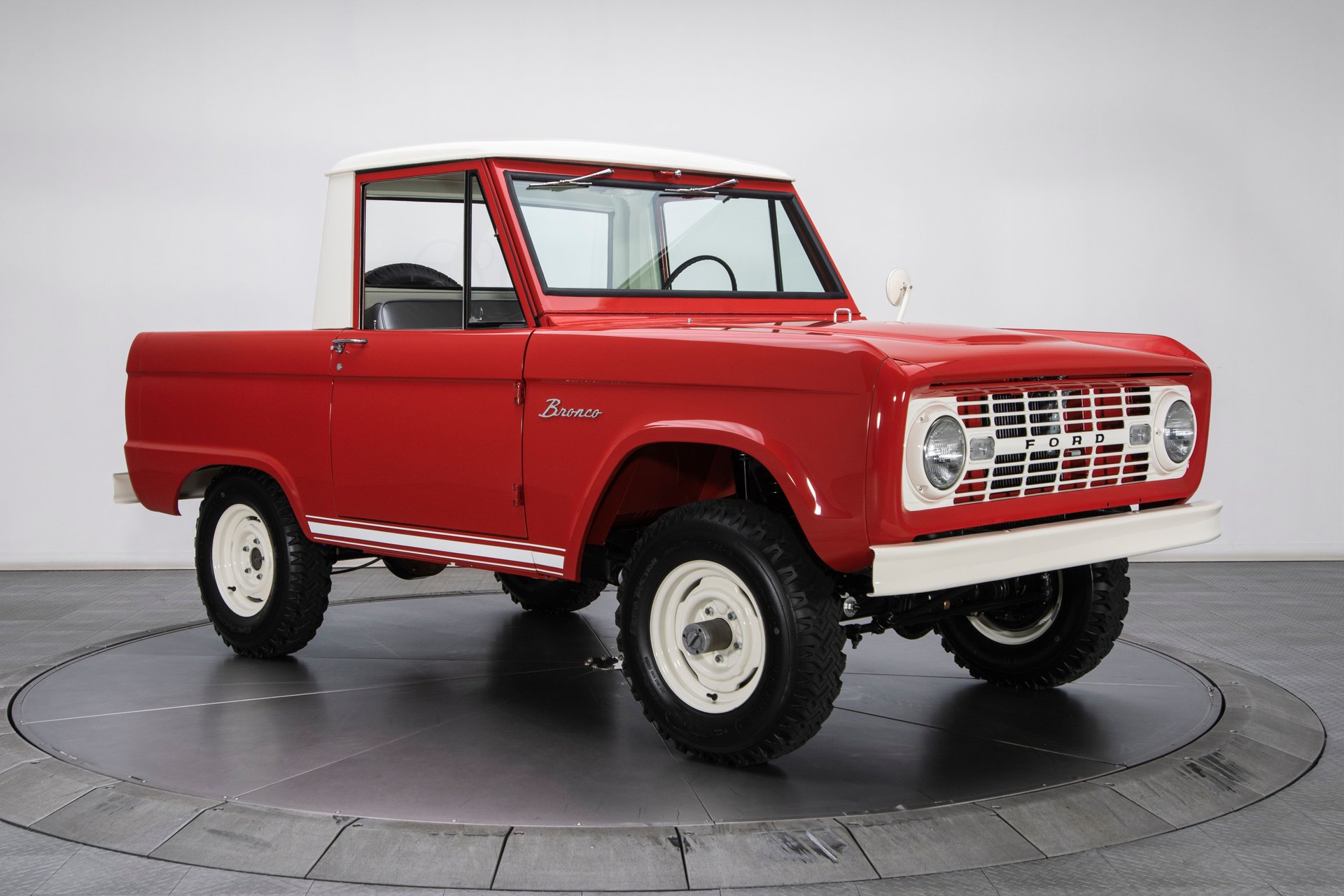 This Restored 1966 Ford Bronco Pickup Is One Sweet U14 With Very Low Miles Autoevolution