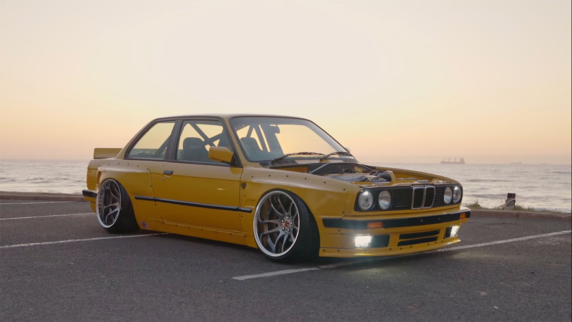 This S50-Swapped BMW E30 is the Pride of South Africa, Gets Low With Air  Suspension - autoevolution
