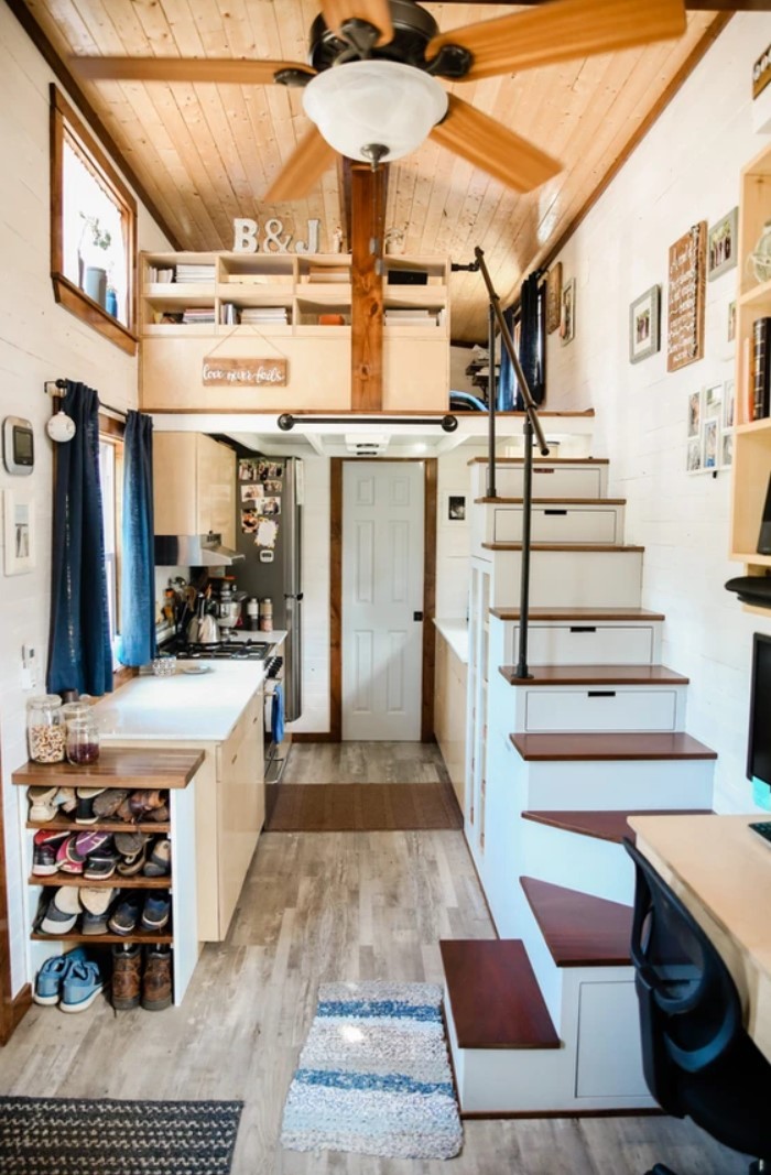This Tiny House Has a Surprisingly Spacious Interior, Boasts a Full ...