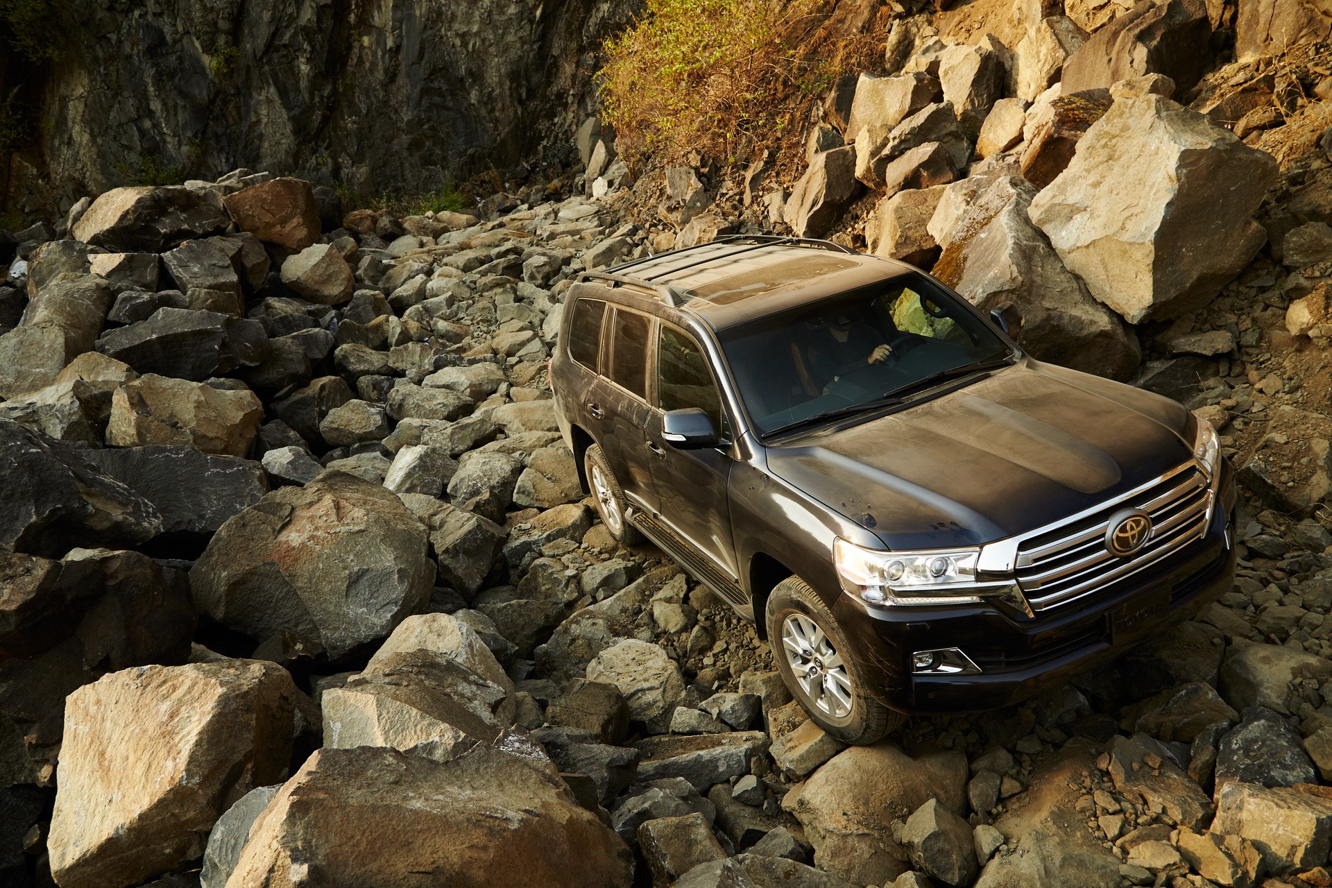 Toyota Land Cruiser Gets More Expensive For the 2019 Model Year ...