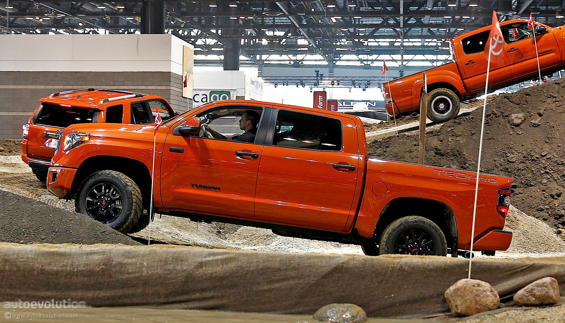 Toyota Tundra TRD Pro Gets Dirty in Chicago [Live Photos] - autoevolution