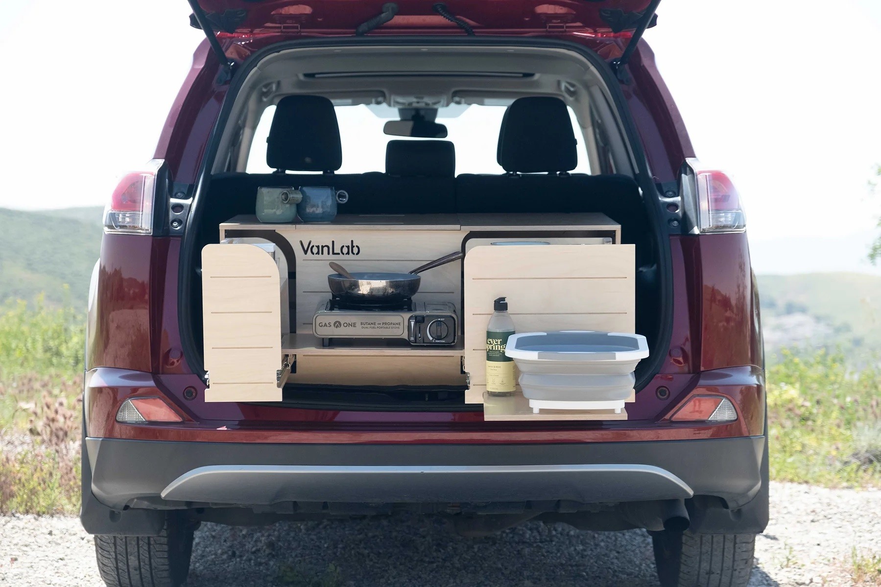 https://s1.cdn.autoevolution.com/images/news/gallery/turn-your-suv-into-a-micro-camper-with-vanlab-s-ikea-like-conversion-kit_4.jpg