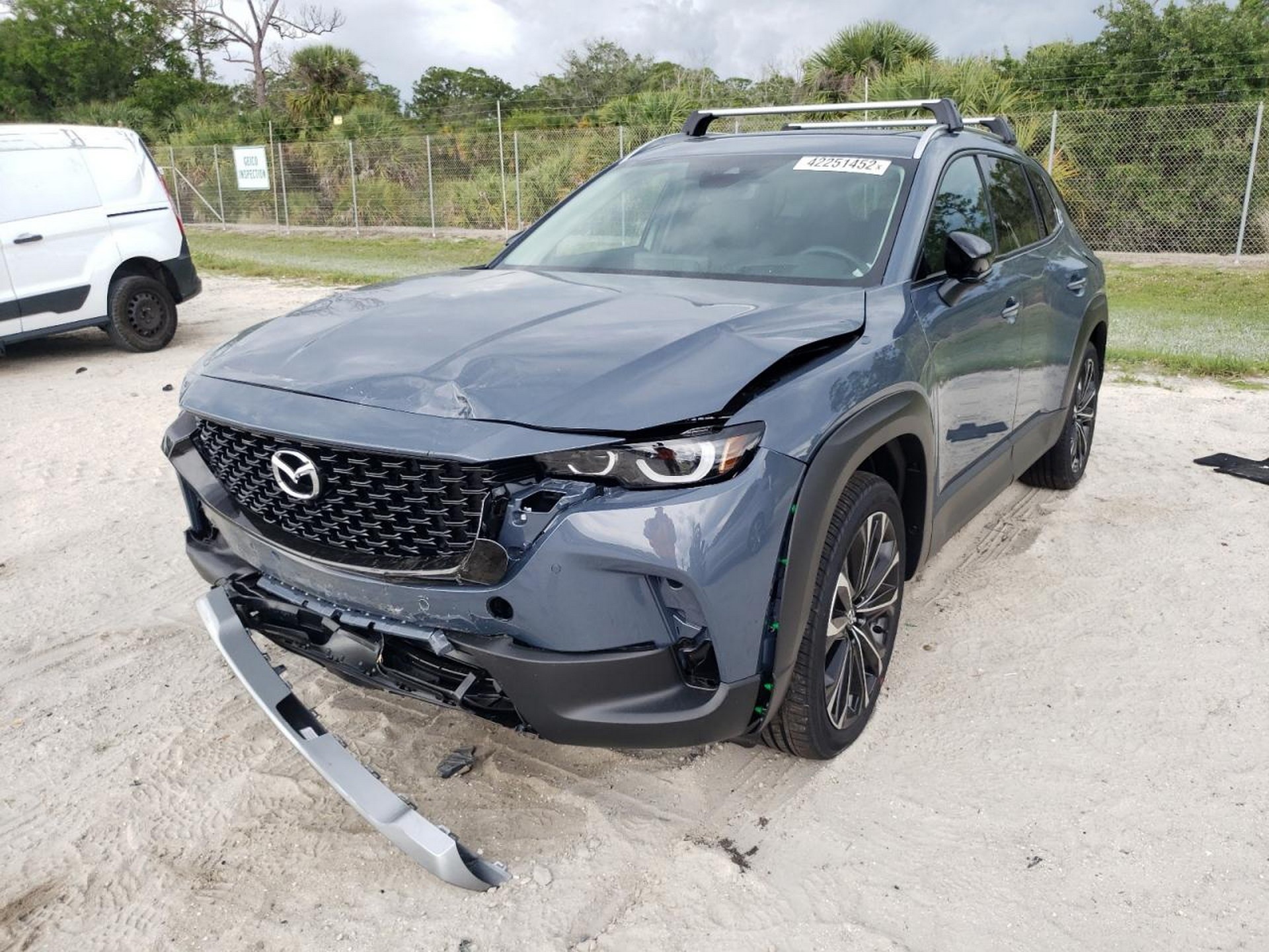 two-month-old-2023-mazda-cx-50-looks-absolutely-pitiful-wrecked-suv