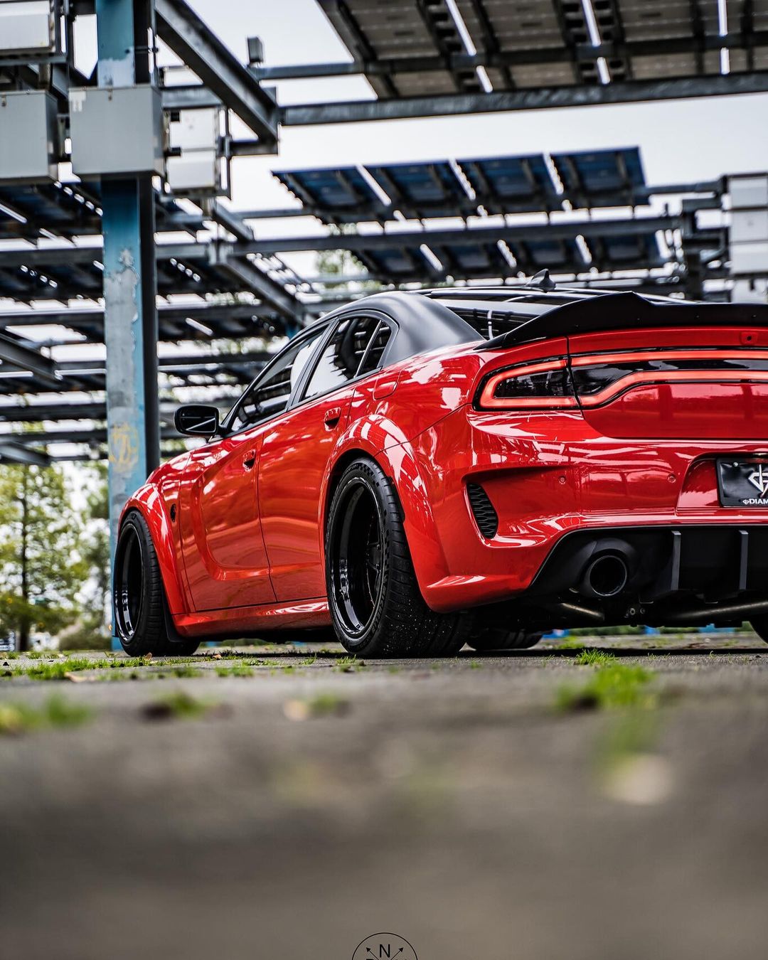 Two-Tone Dodge Charger Hellcat Widebody Rides Ominously Low on Matching ...