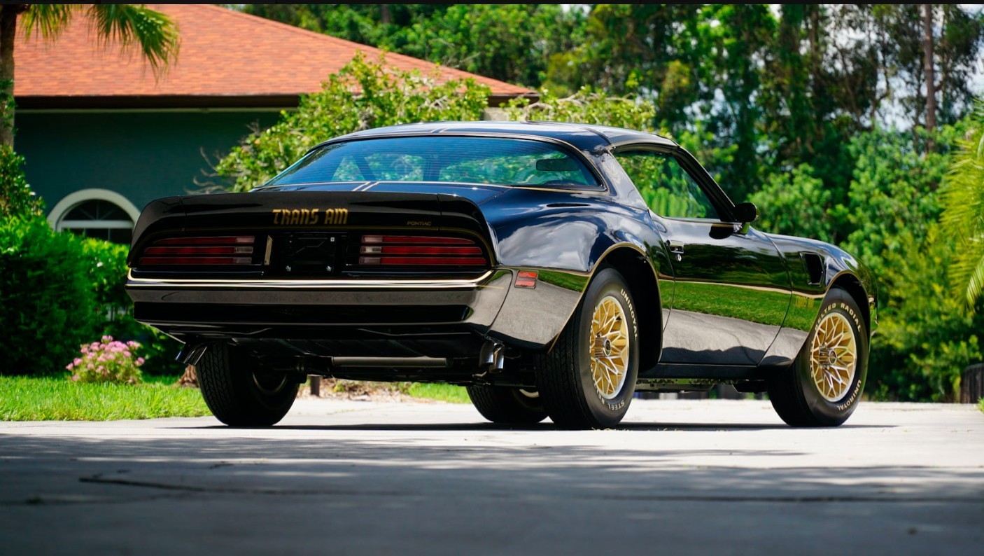 Unbelievable $440K Paid at Auction for Movie-Famed Trans Am - autoevolution
