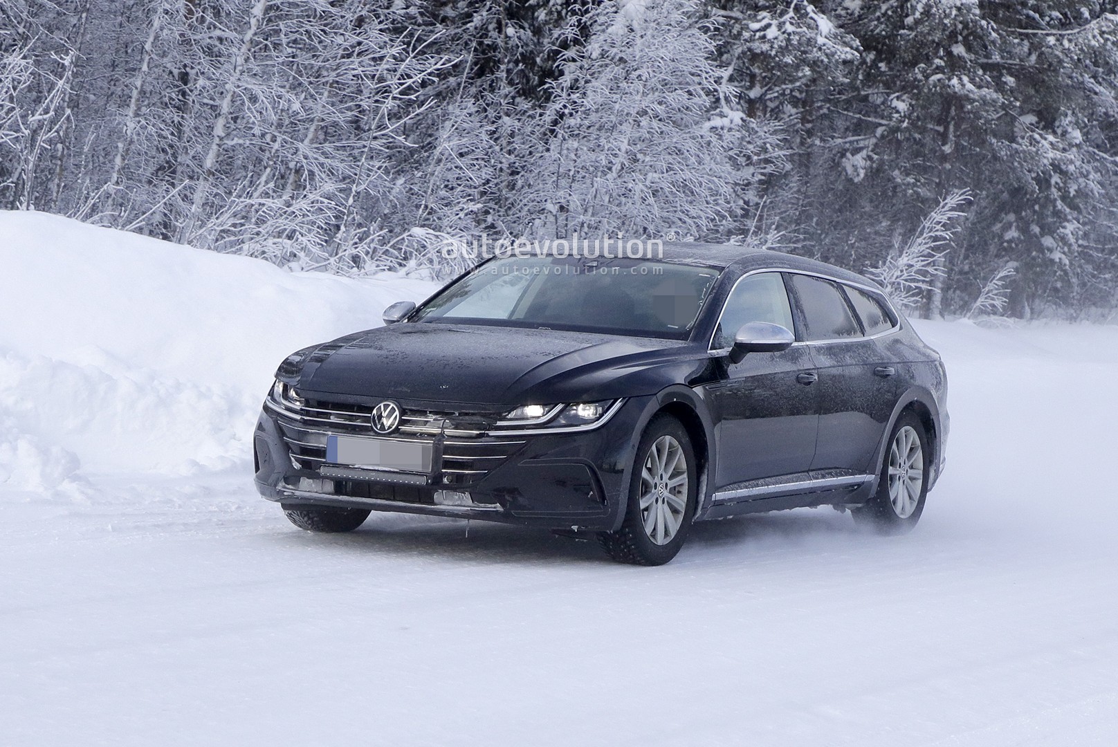 Volkswagen Arteon Shooting Brake Spied Undergoing Winter Testing ...