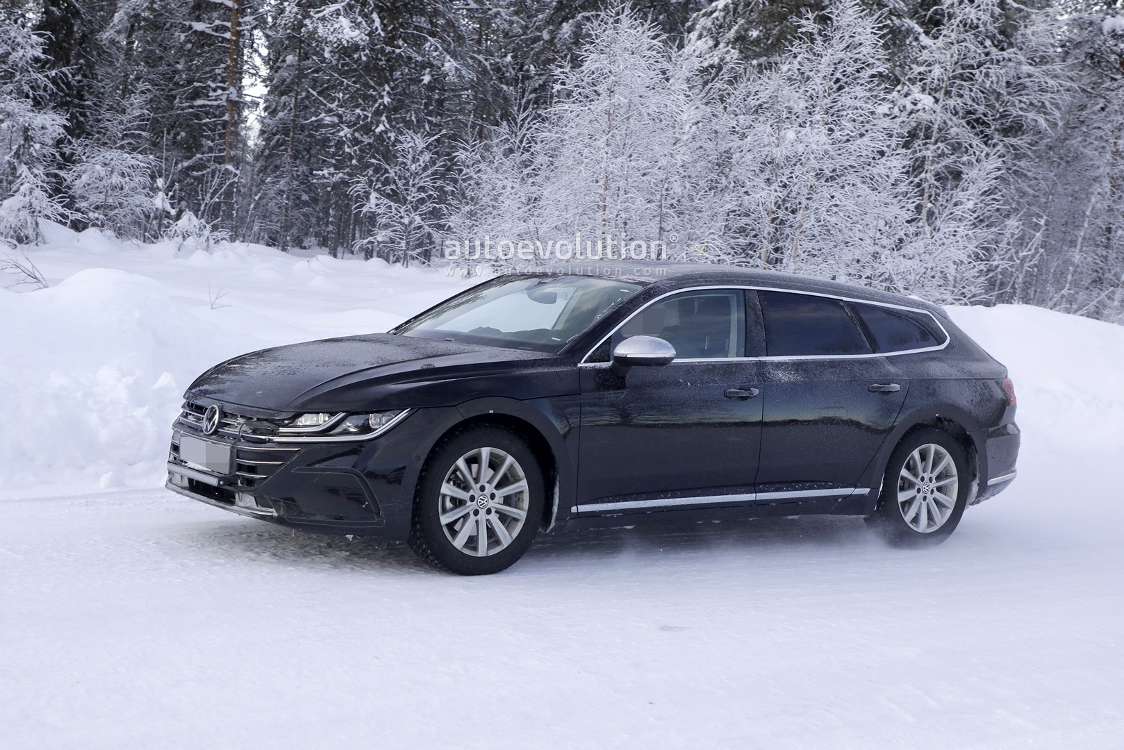 Volkswagen Arteon Shooting Brake Spied Undergoing Winter Testing ...