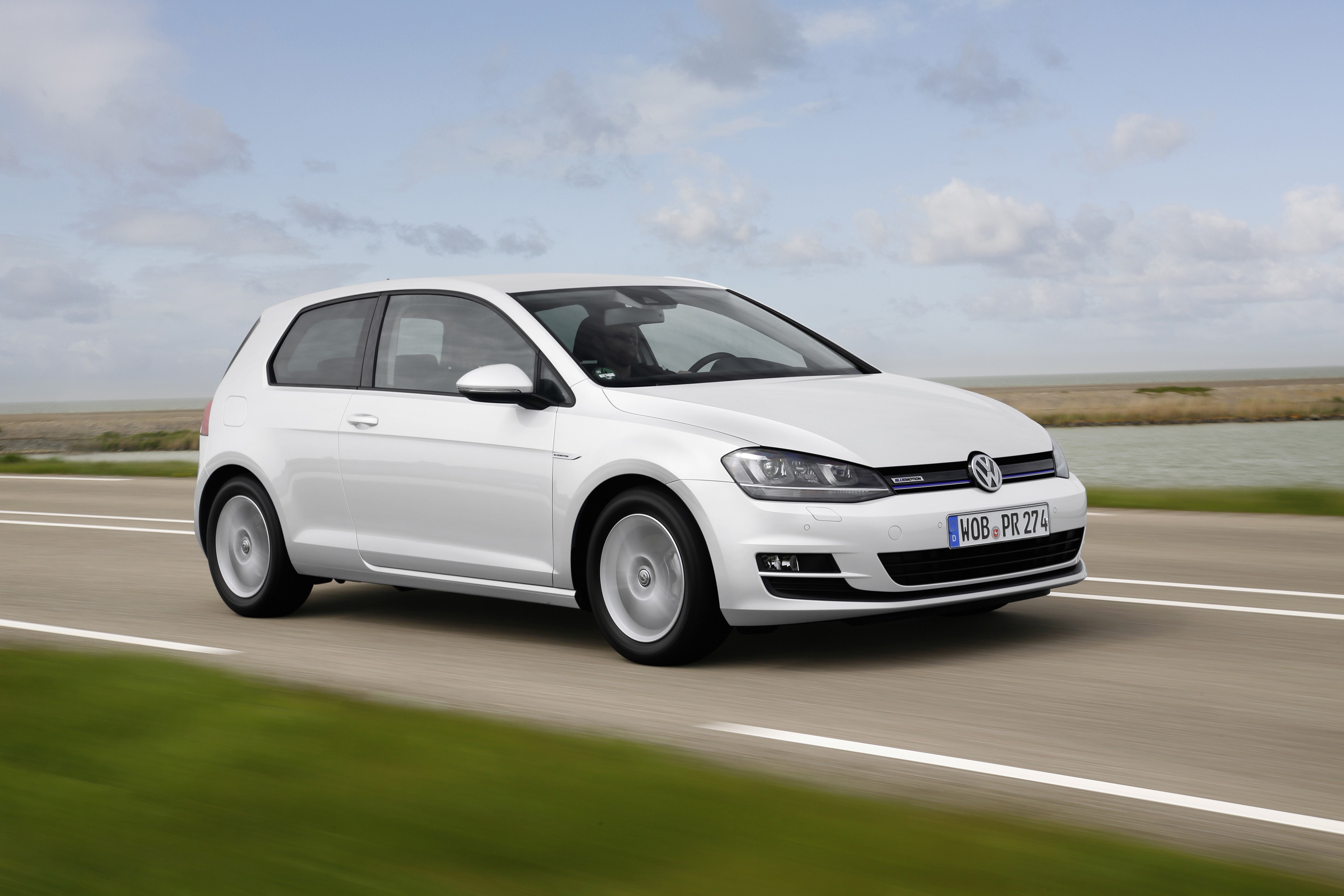 Volkswagen Golf 1.0 TSI BlueMotion Debuts With 3Cylinder