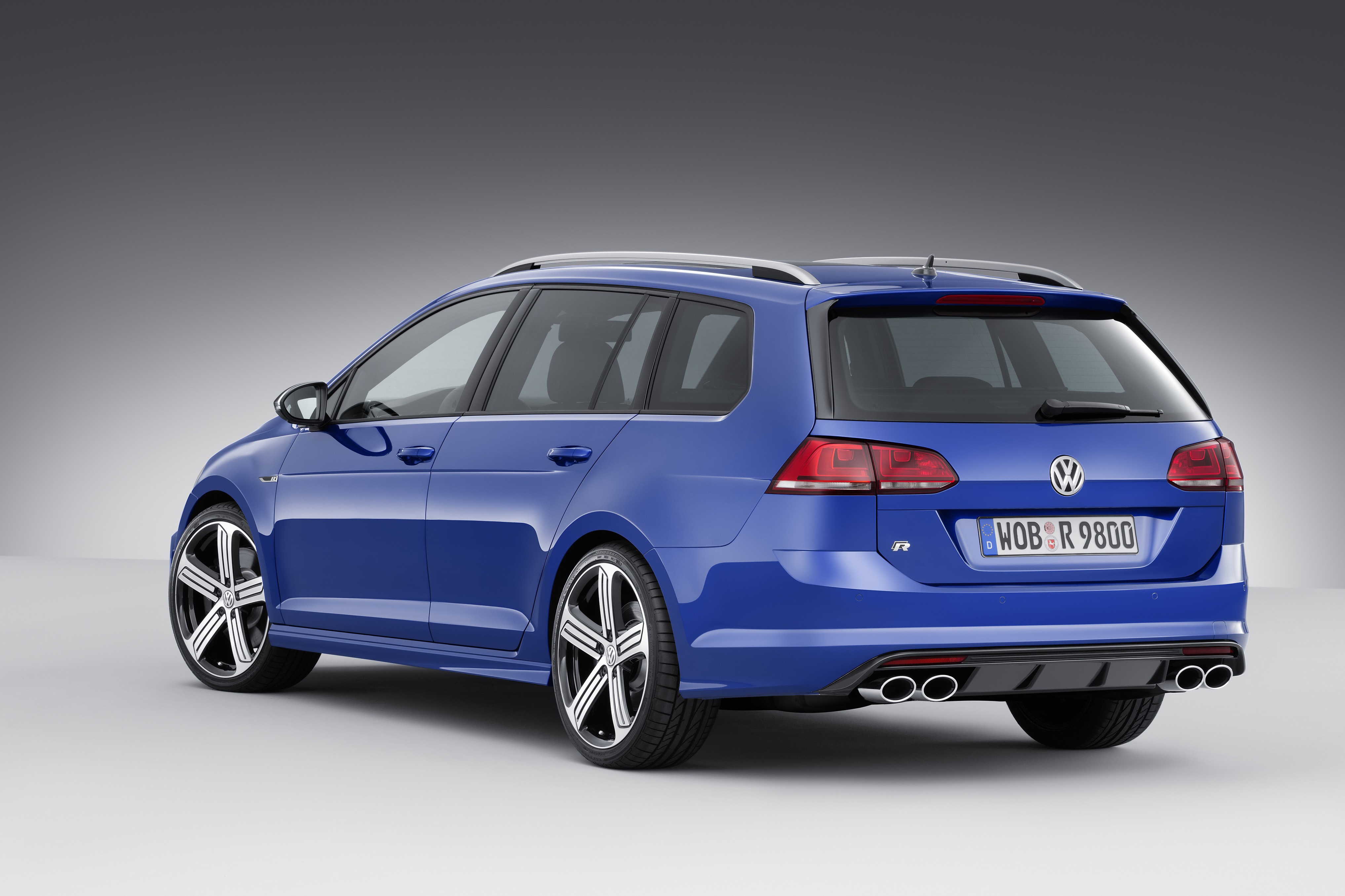 Volkswagen Golf R Variant Priced at €43,000, Goes on Sale with