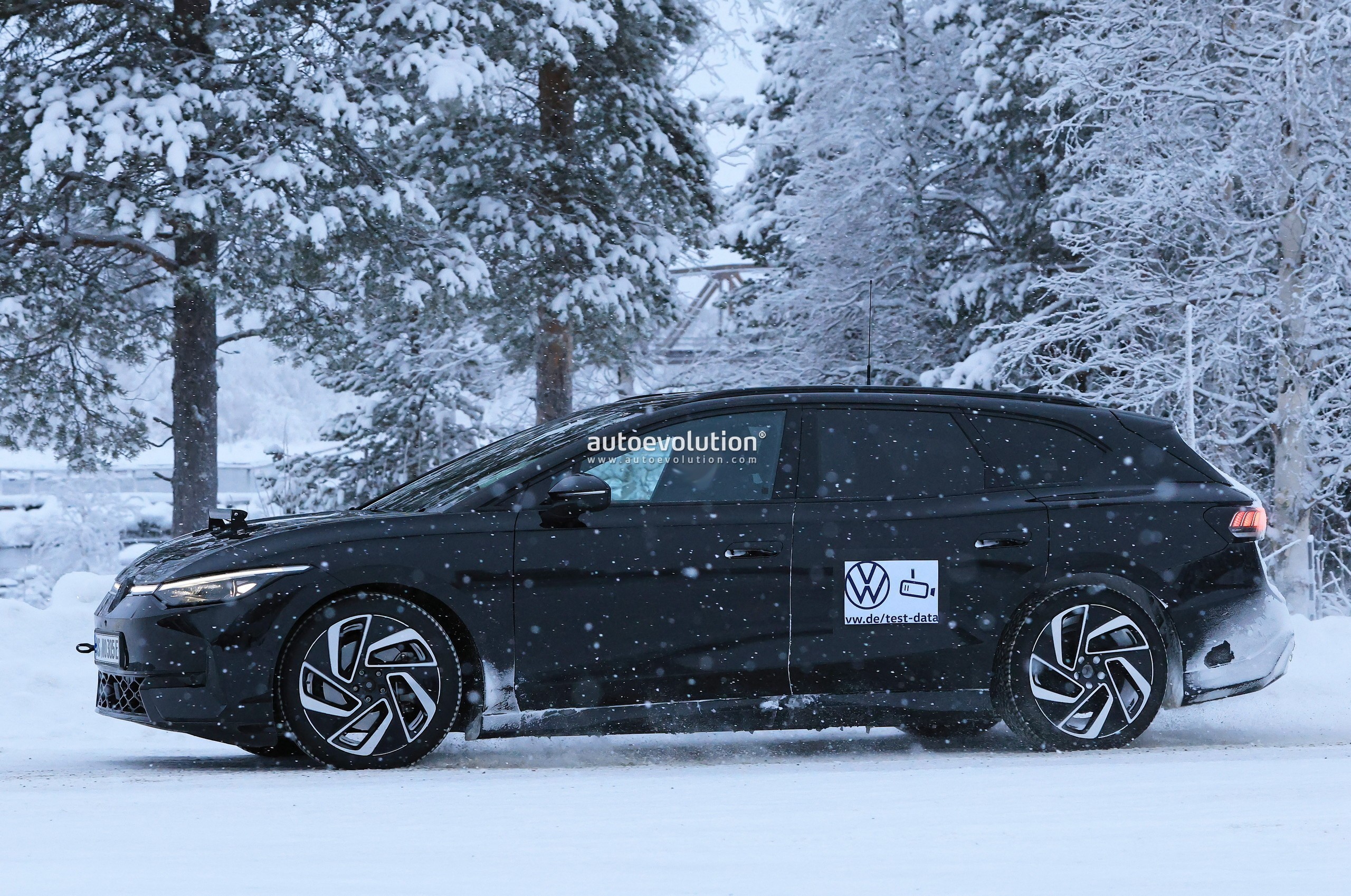 VW's new EV station wagon could be the ID. 7 Tourer - The Charge