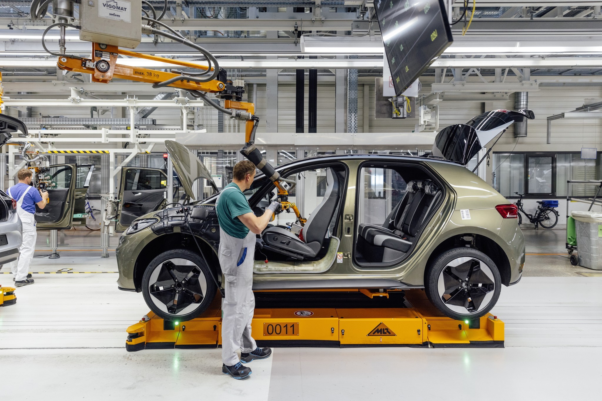 VW Cancels Trinity Factory, Moves Tesla Fighter To Zwickau