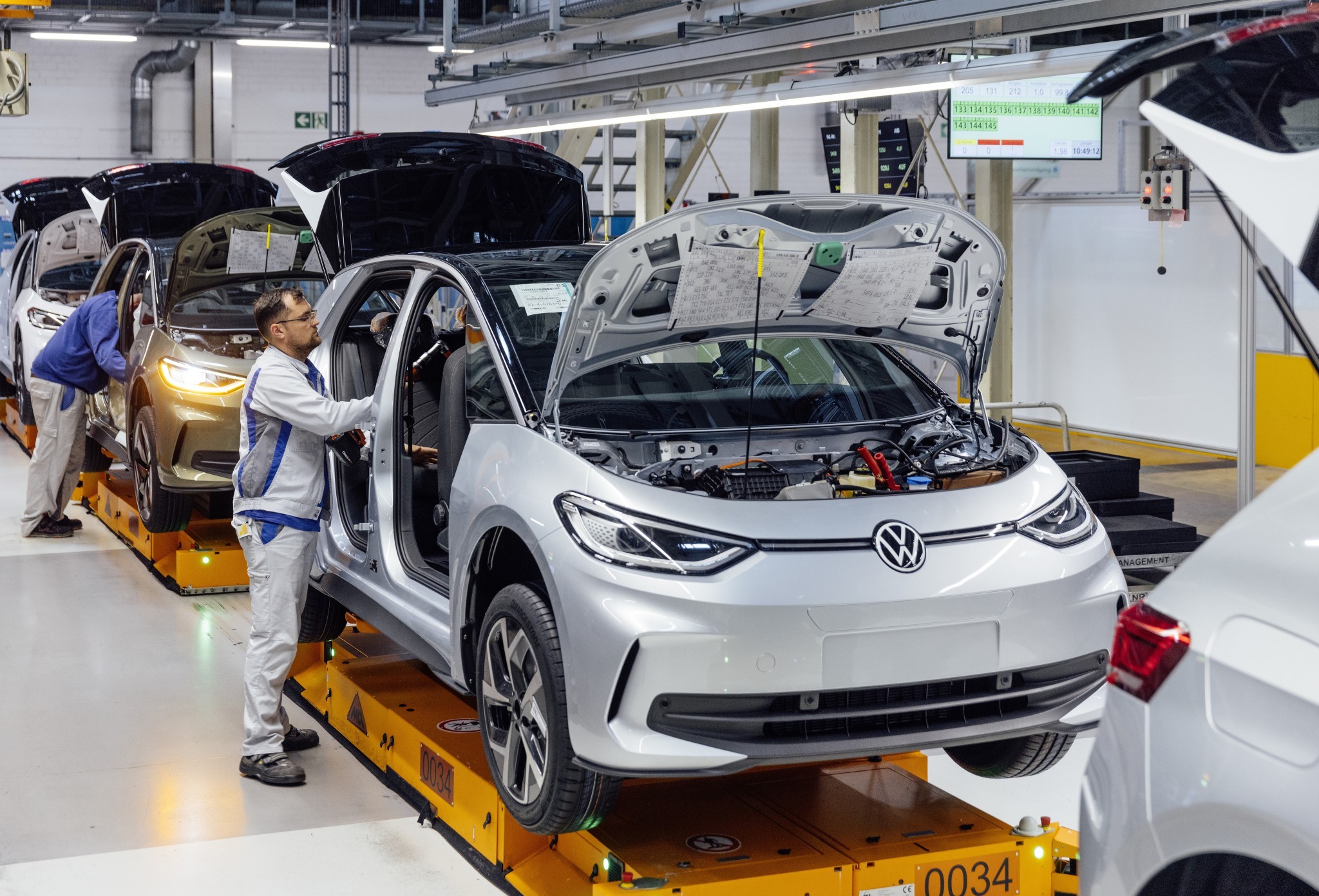 VW Cancels Trinity Factory, Moves Tesla Fighter To Zwickau