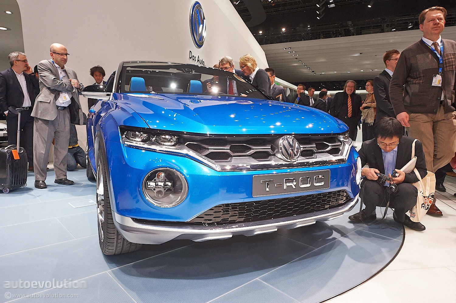 Volkswagen T-ROC Will Go On Sale In Late 2017 - autoevolution