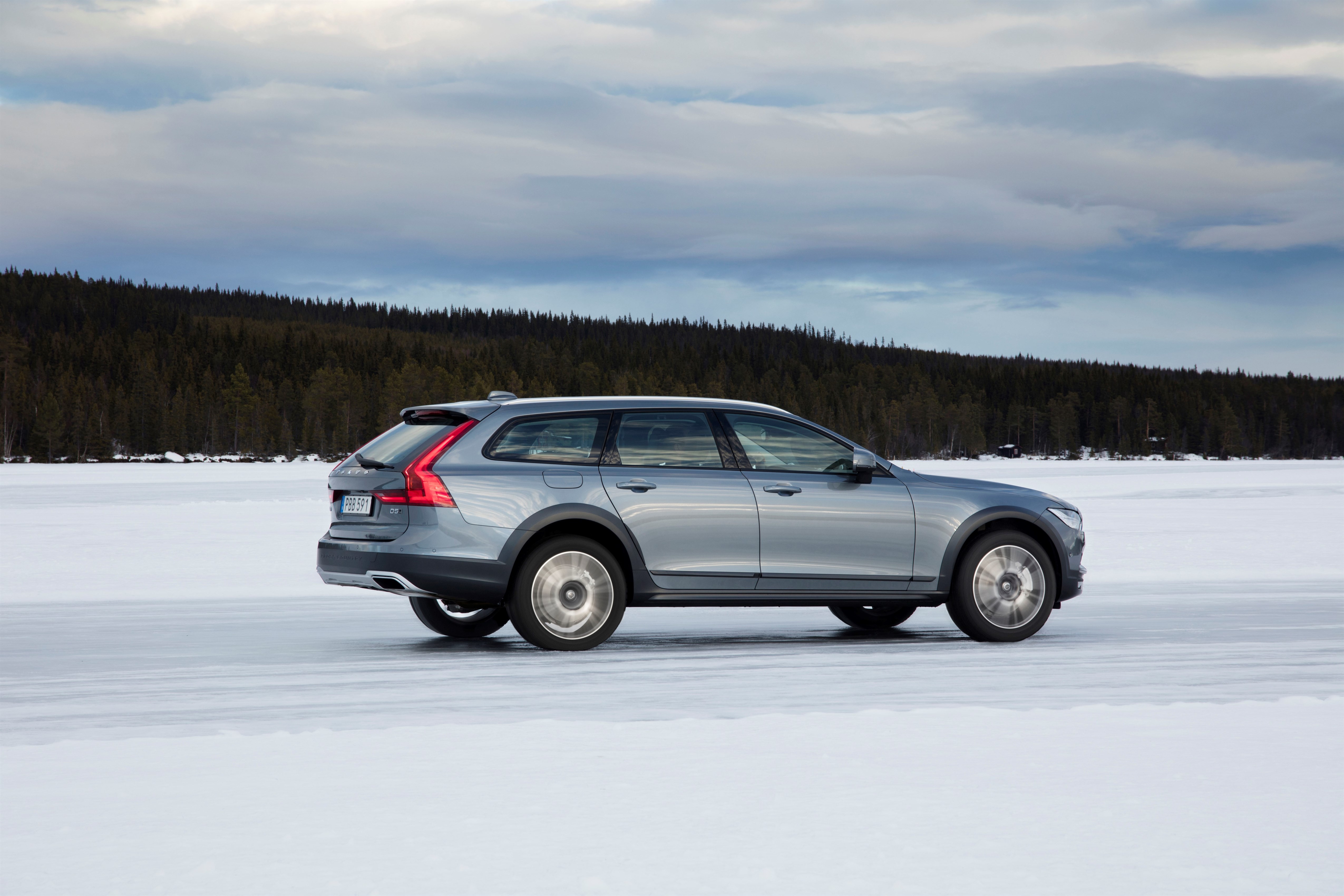 Volvo AWD Turns 20 V90 Cross Country Becomes the Getaway 