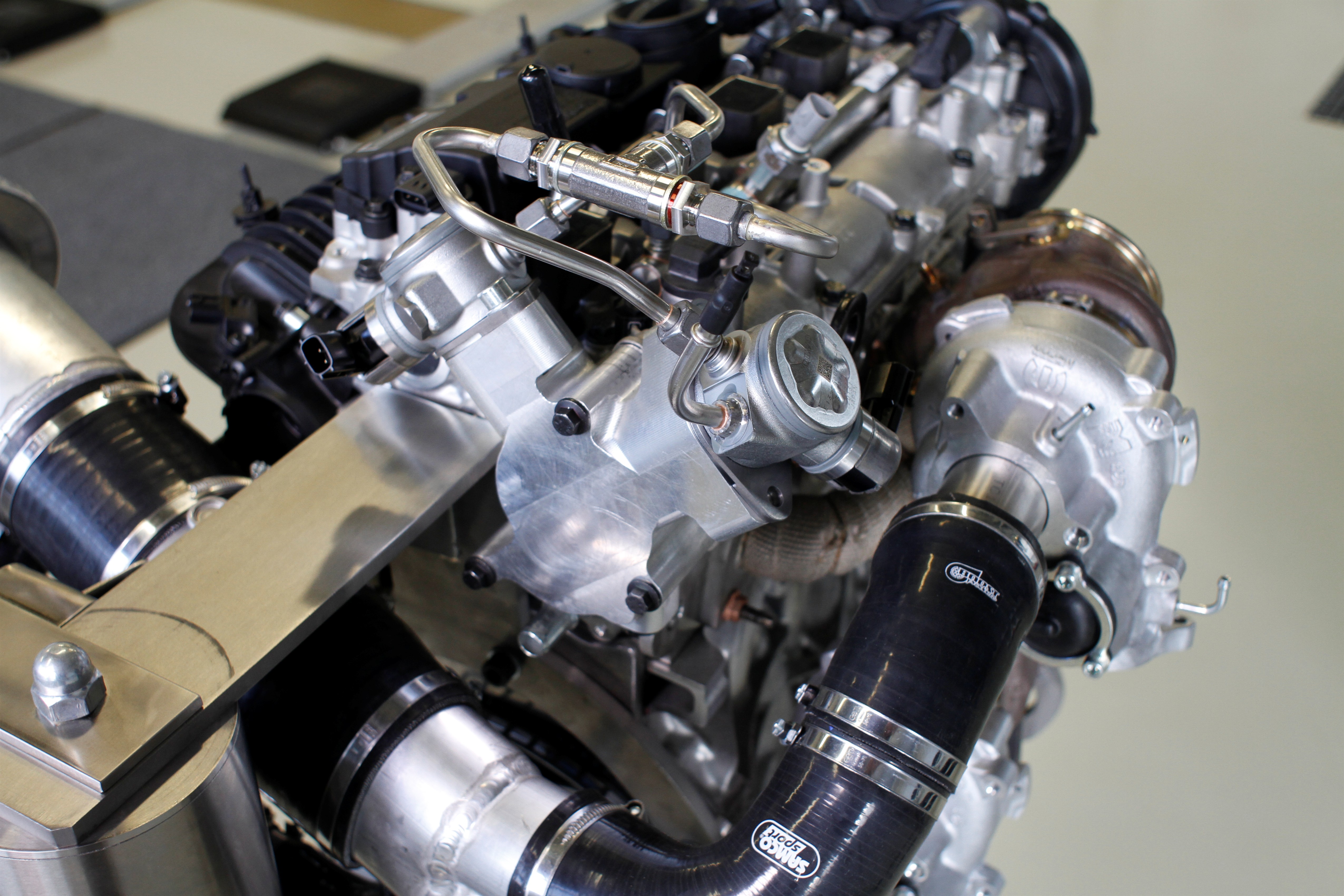 Volvo Unveils 450 HP "Triple Boost" 2L 4-Cylinder Engine Concept - autoevolution