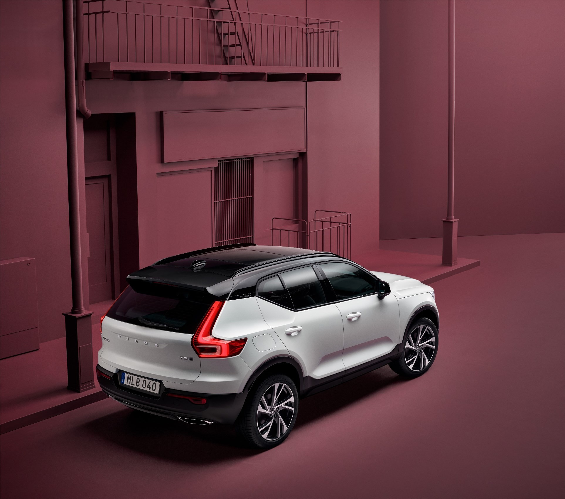 different volvo crossover models