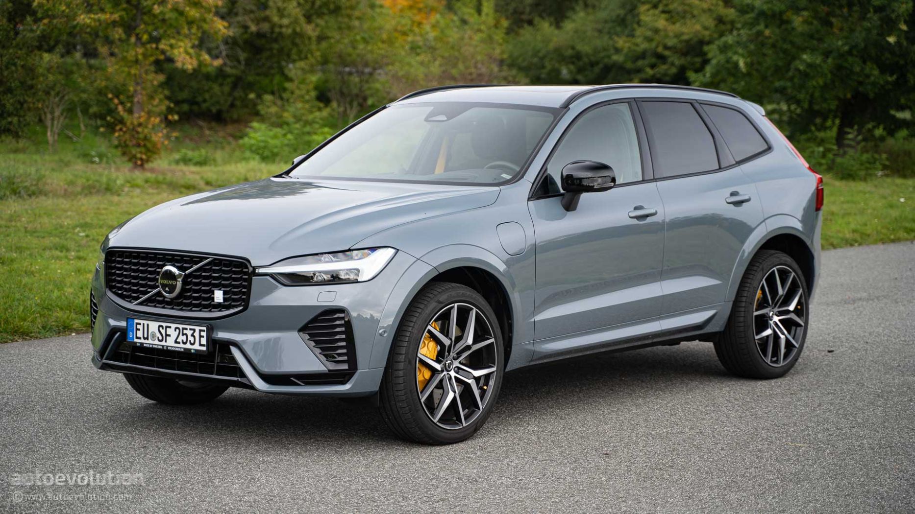 Volvo XC60 Recharge T8 AWD Polestar Engineered An SUV With Two Faces
