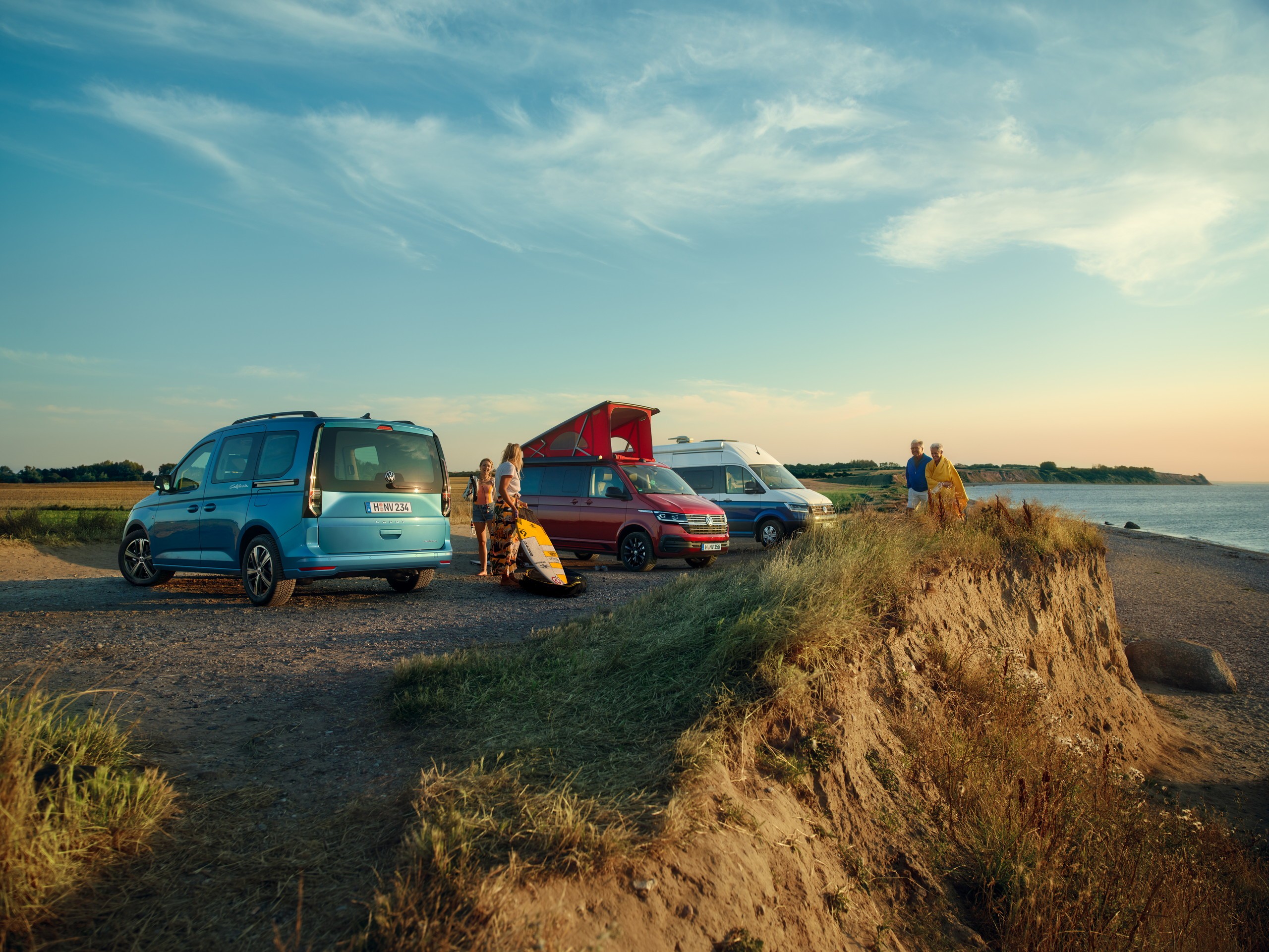 https://s1.cdn.autoevolution.com/images/news/gallery/vw-california-campervan-family-ready-for-adventure-on-and-off-the-lit-path_11.jpg