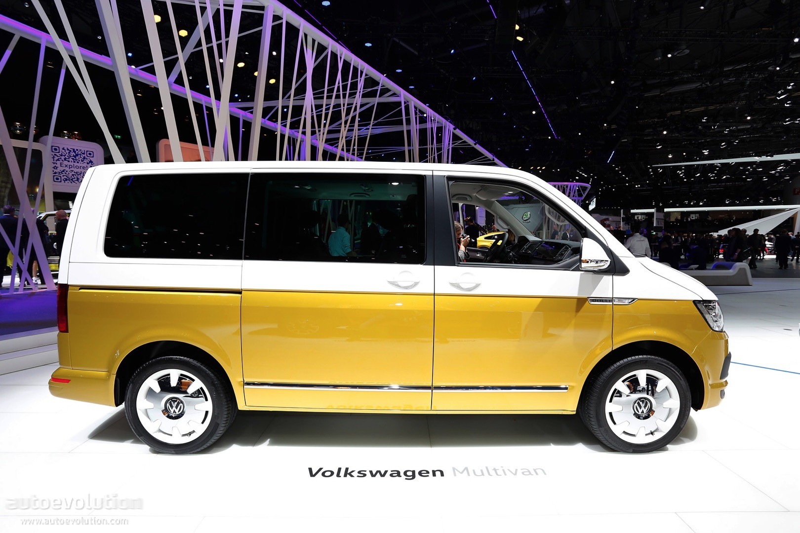 VW Multivan 70 Years Of The Bulli Special Edition Is The Coolest Van In  Geneva - autoevolution
