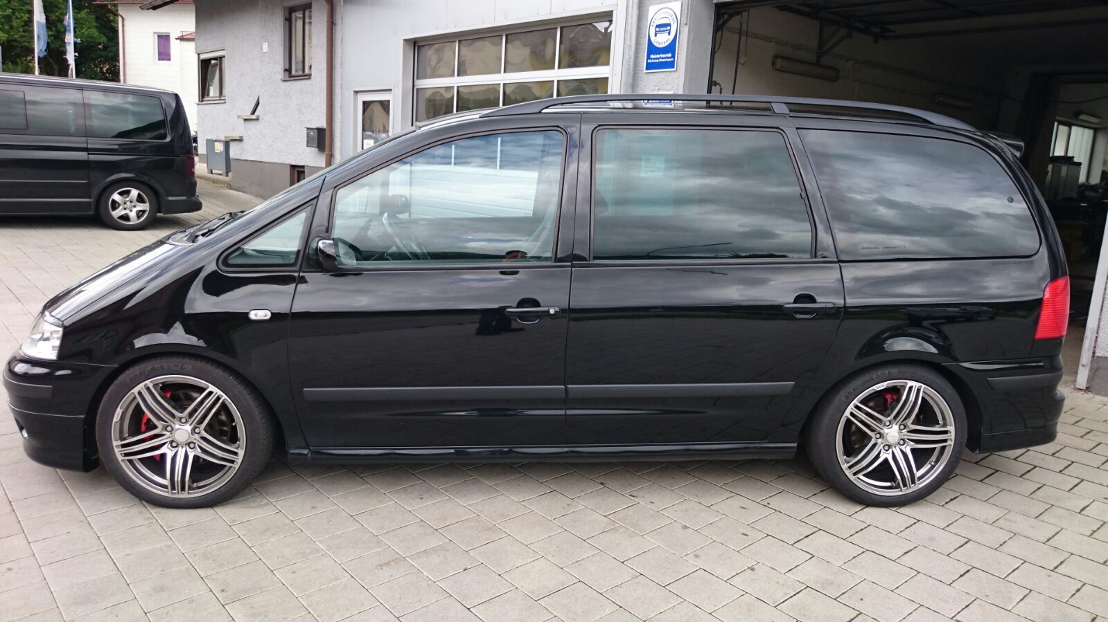 Volkswagen Sharan Tuned to 440 PS Thanks to Turbo-fed 2.8-liter V6 is For  Sale - autoevolution