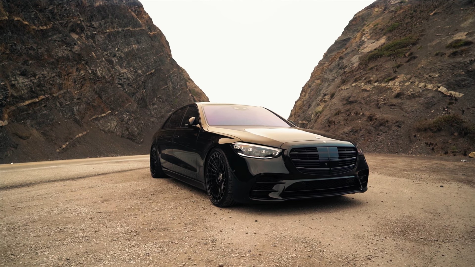 W223 Mercedes S Class Imagined As All Black Coupe Looks Smoother Than Airflow Autoevolution