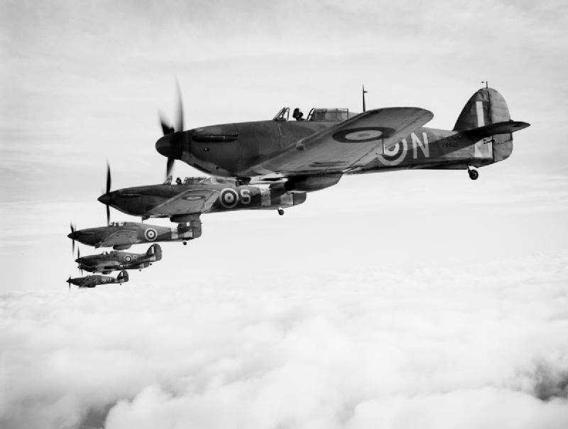 https://s1.cdn.autoevolution.com/images/news/gallery/war-machines-spitfire-and-hurricane-in-the-battle-of-britain_5.jpg