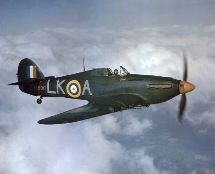 https://s1.cdn.autoevolution.com/images/news/gallery/war-machines-spitfire-and-hurricane-in-the-battle-of-britain_7.jpg