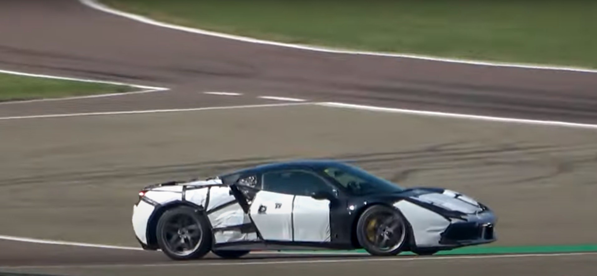 Watch Hybrid V6 Ferrari Mule Put Encouraging Laps on the Fiorano Track - autoevolution
