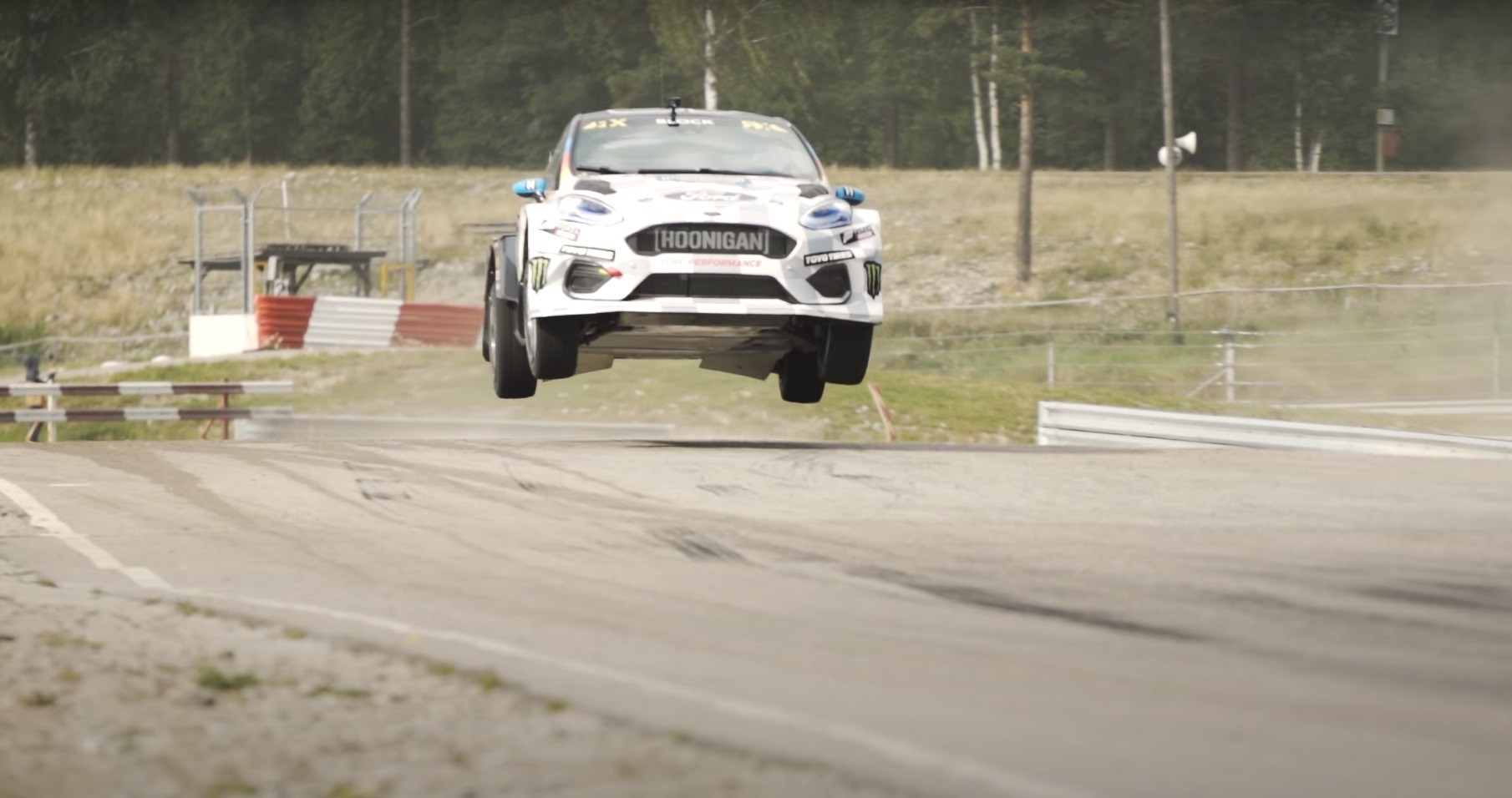 Watch Ken Block Hoon A 1 8 Seconds 0 60 Electric Ford Fiesta With 600 Hp Autoevolution