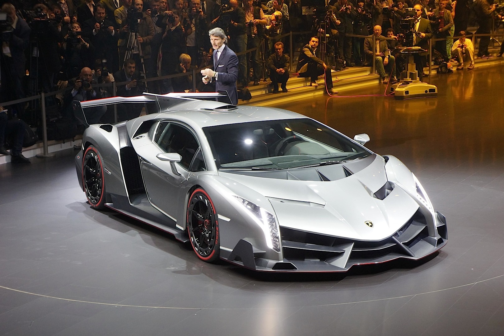 Widebody Lamborghini Urus Looks Like A Hypercar Has Veneno Wing