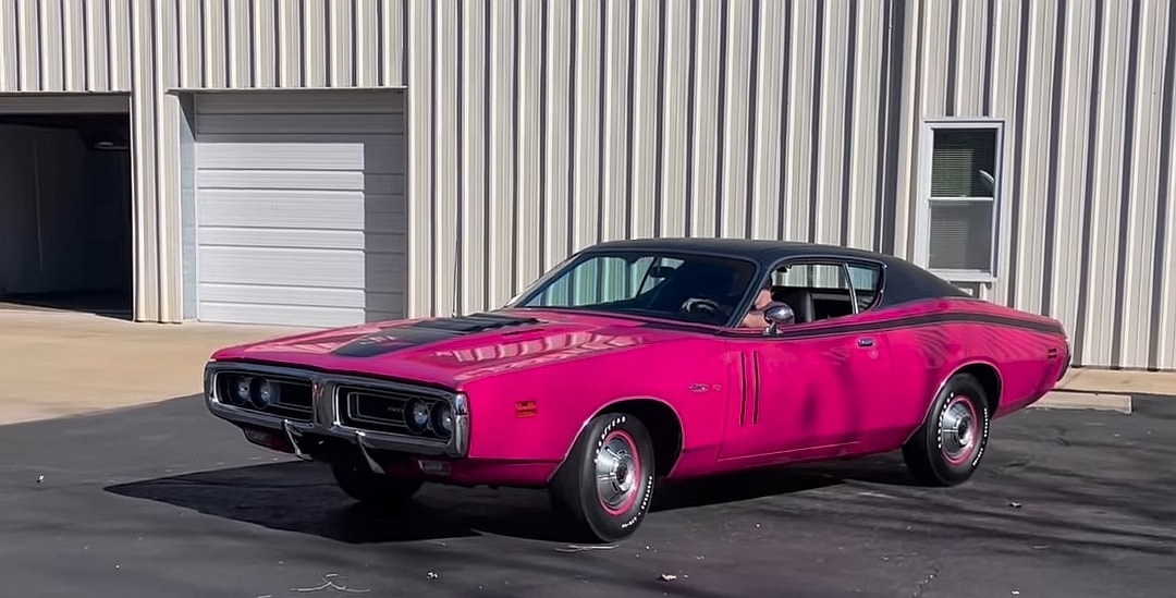 Ça y est, Jeep offre enfin le Gladiator en rose World-s-only-1971-dodge-charger-r-t-in-panther-pink-is-a-stunning-muscle-car_5