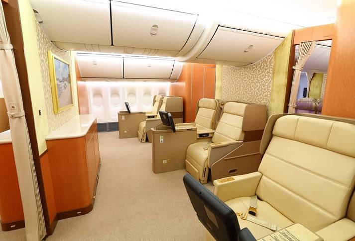 World's Largest Business Jet, Qatar Amiri Boeing 747-8i, Is For Sale
