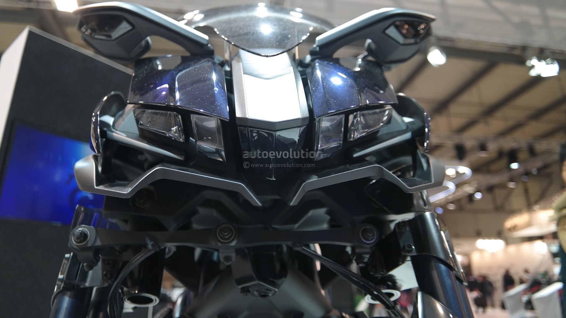 Yamaha Mwt 9 Leaning Trike Set To Enter Production Autoevolution
