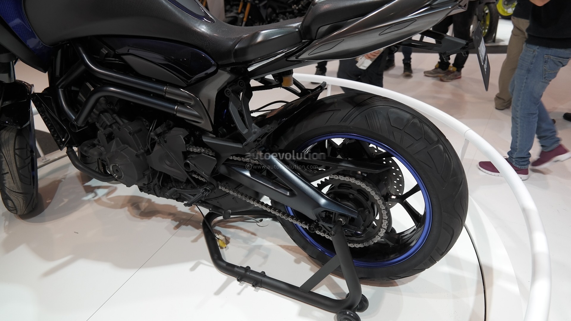 Yamaha Mwt 9 Leaning Trike Set To Enter Production Autoevolution