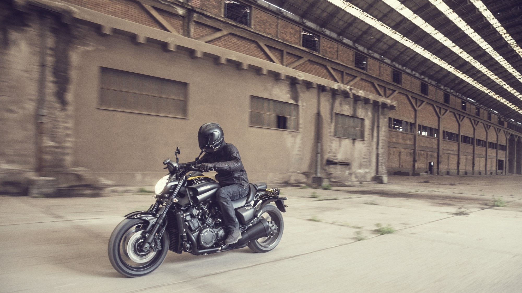Yamaha VMAX 60th Anniversary Shows How the Bike Should Really Be Like ...